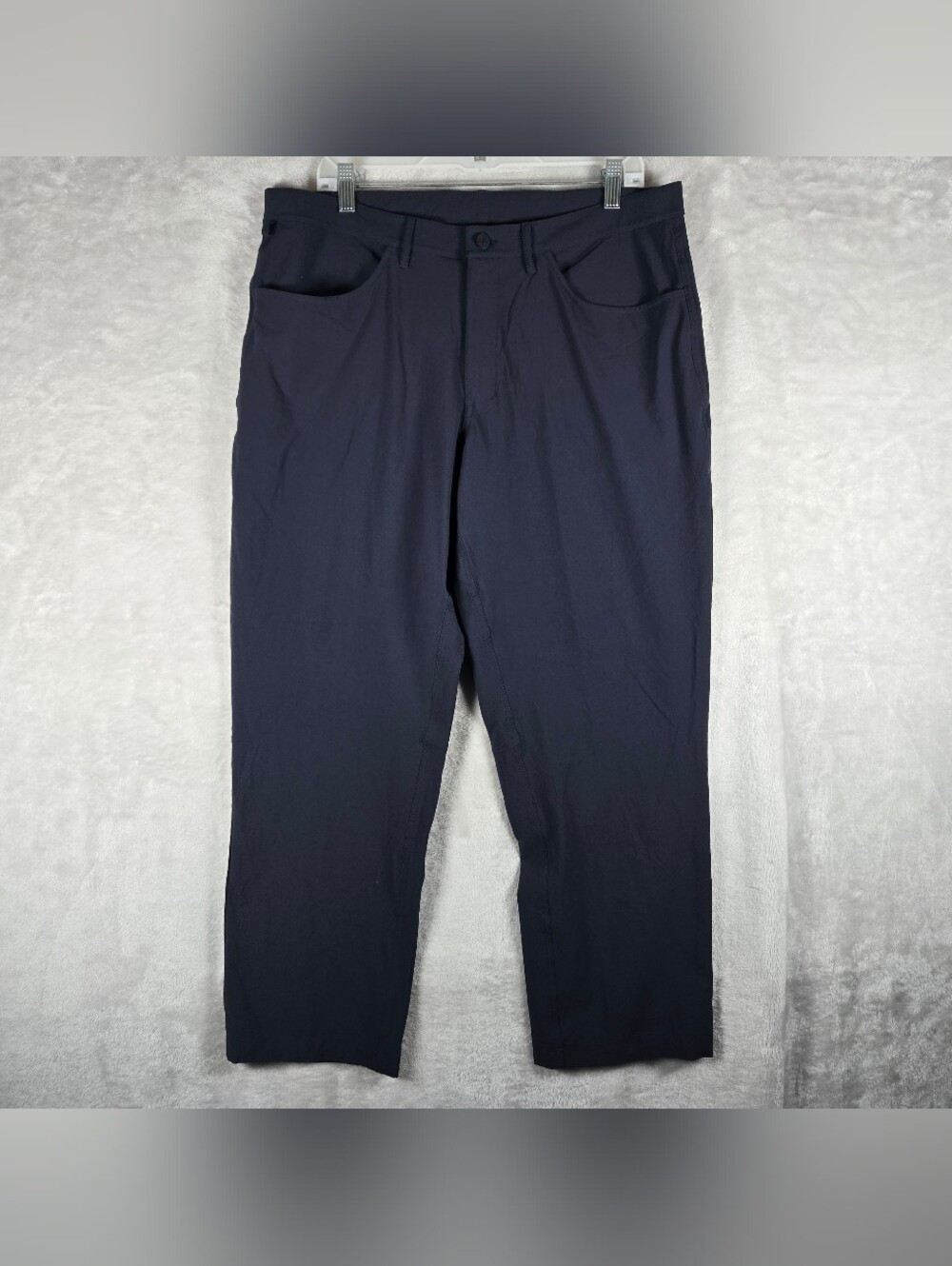Alo Yoga Day And Night Pant Mens 35x28 Navy Blue Performance Chinos Performance